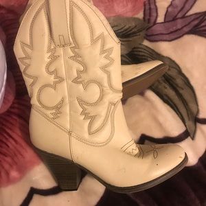 Cowboy boots size 10